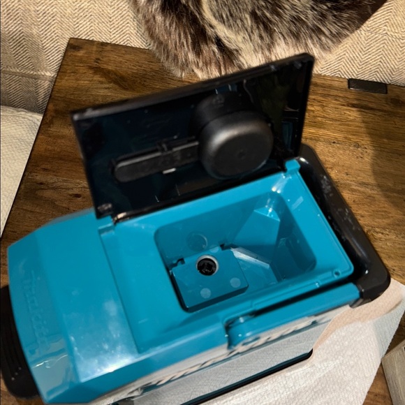 Makita 3-Cup 18-Volt LXT/12-Volt MAX CXT Lithium-Ion Teal Cordless Coffee Maker - Picture 10 of 13